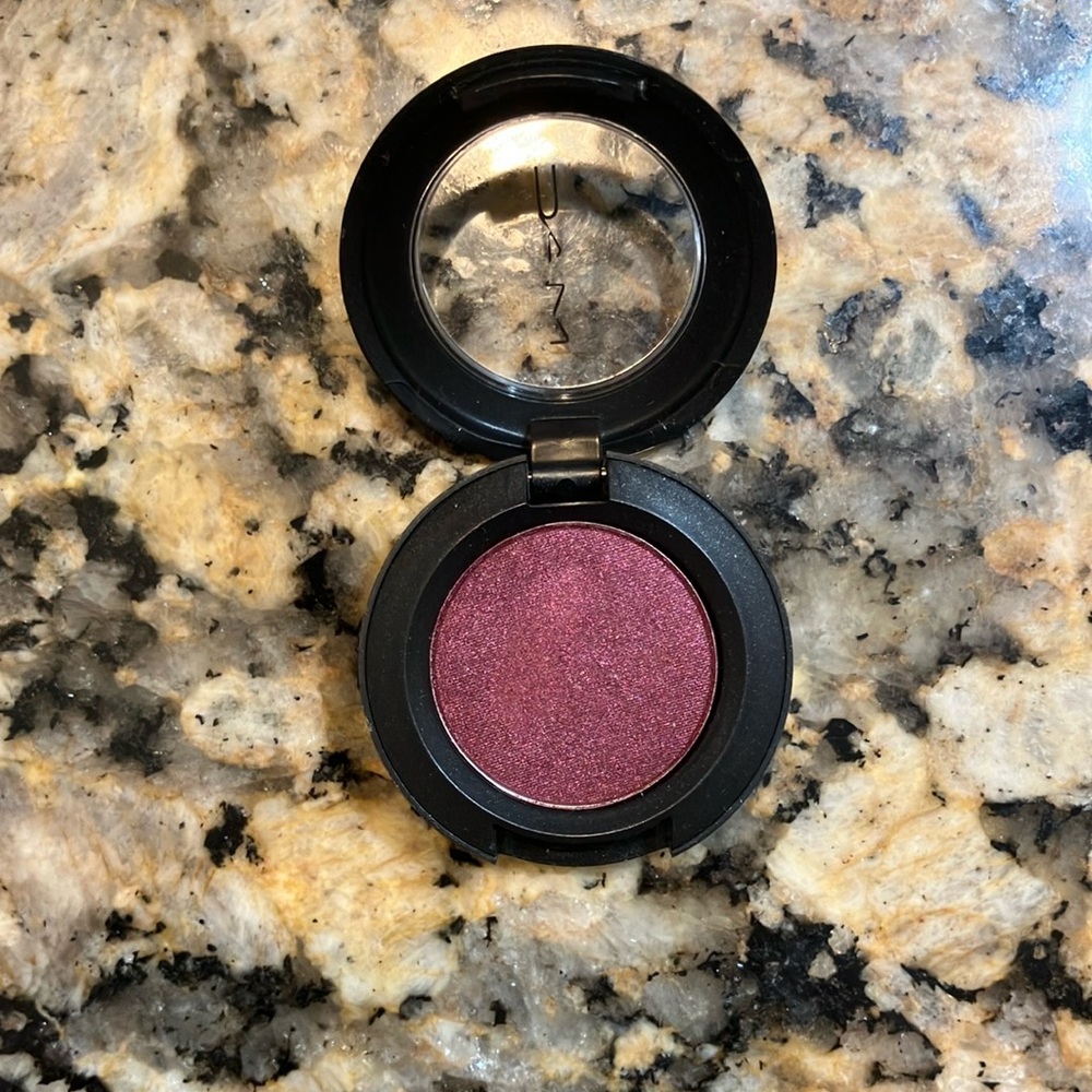 MAC Cosmetics crimson tryst
